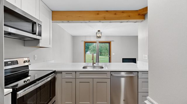 19 Elton Ridge Court NW, Rochester, MN 55901