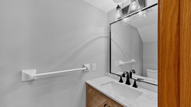 19 Elton Ridge Court NW, Rochester, MN 55901