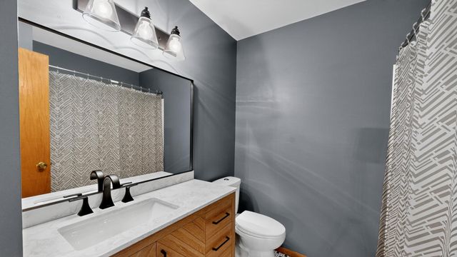 19 Elton Ridge Court NW, Rochester, MN 55901