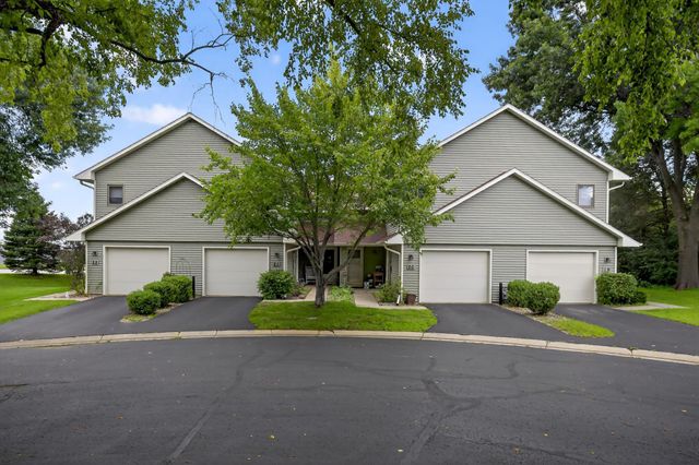 19 Elton Ridge Court NW, Rochester, MN 55901