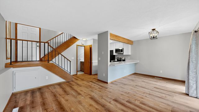 19 Elton Ridge Court NW, Rochester, MN 55901