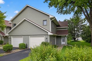 19 Elton Ridge Court NW, Rochester, MN 55901