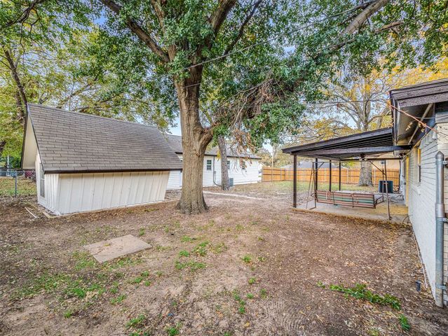 1200 Walker Drive, Hurst, TX 76053
