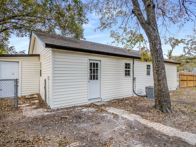 1200 Walker Drive, Hurst, TX 76053