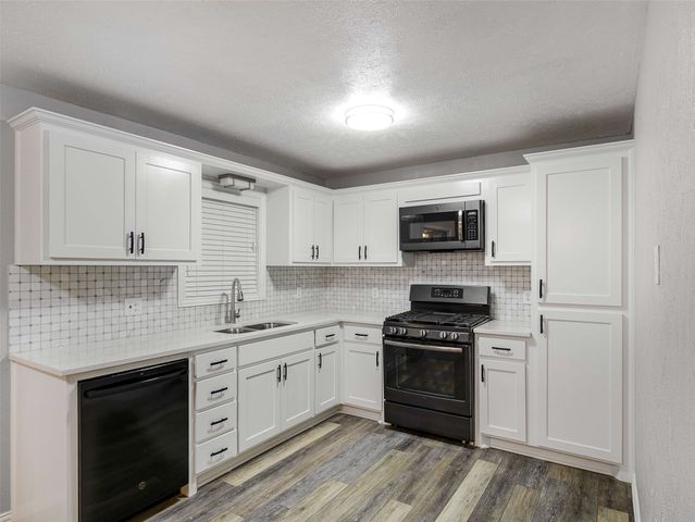 1200 Walker Drive, Hurst, TX 76053