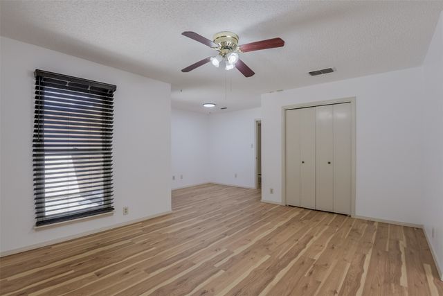 701 Del Mar Lane, Arlington, TX 76012