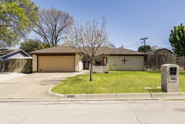 701 Del Mar Lane, Arlington, TX 76012