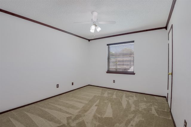 701 Del Mar Lane, Arlington, TX 76012