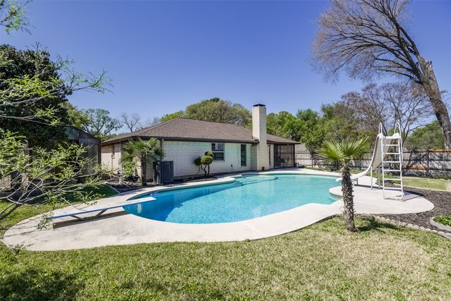 701 Del Mar Lane, Arlington, TX 76012