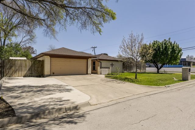 701 Del Mar Lane, Arlington, TX 76012