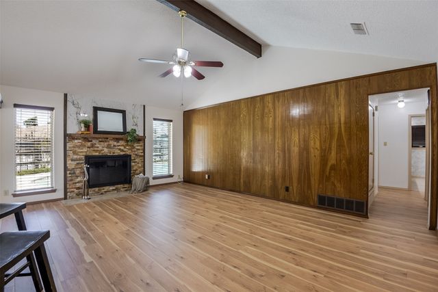 701 Del Mar Lane, Arlington, TX 76012