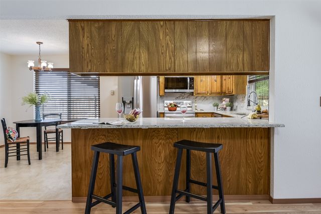 701 Del Mar Lane, Arlington, TX 76012