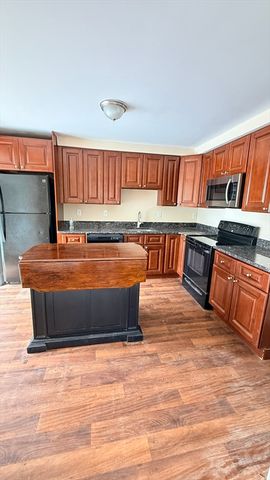 178 Farrington St, Quincy, MA 02170