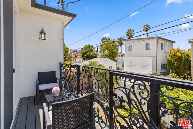 1433 Livonia Avenue, Los Angeles, CA 90035