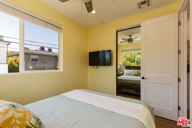 1433 Livonia Avenue, Los Angeles, CA 90035
