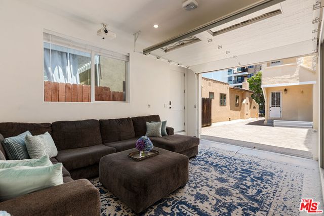 1433 Livonia Avenue, Los Angeles, CA 90035