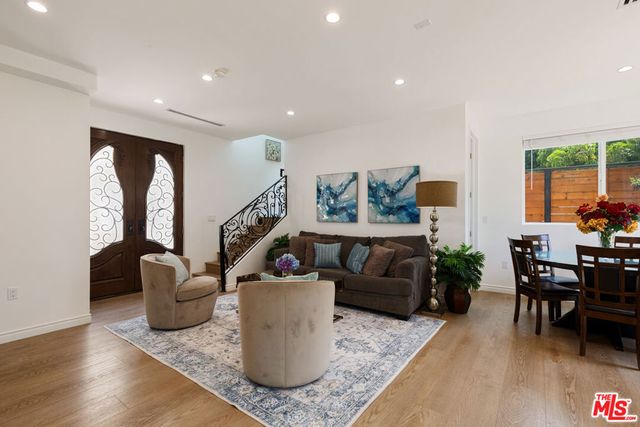 1433 Livonia Avenue, Los Angeles, CA 90035