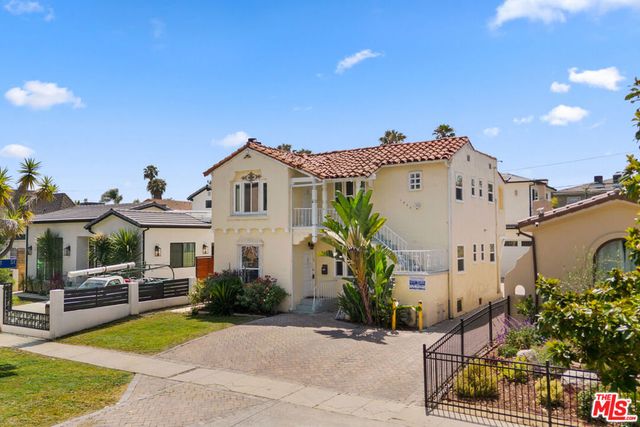 1433 Livonia Avenue, Los Angeles, CA 90035