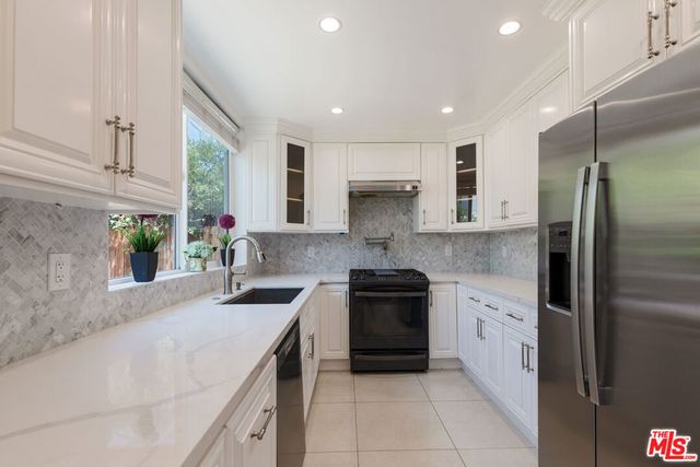 1433 Livonia Avenue, Los Angeles, CA 90035