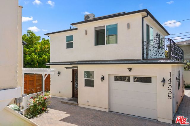 1433 Livonia Avenue, Los Angeles, CA 90035