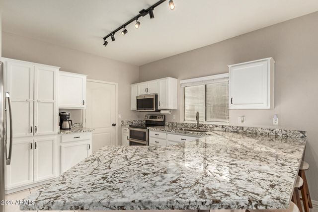 19806 N 15TH Place, Phoenix, AZ 85024