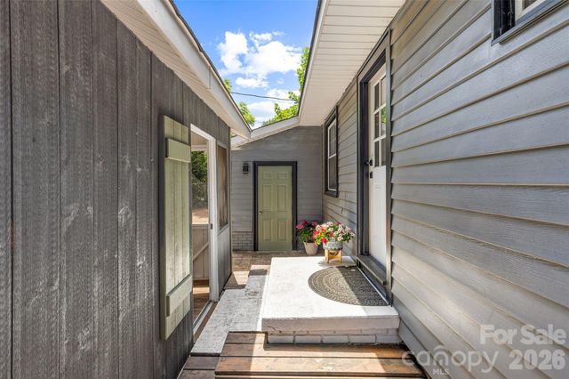 3900 Dunwoody Drive, Charlotte, NC 28215