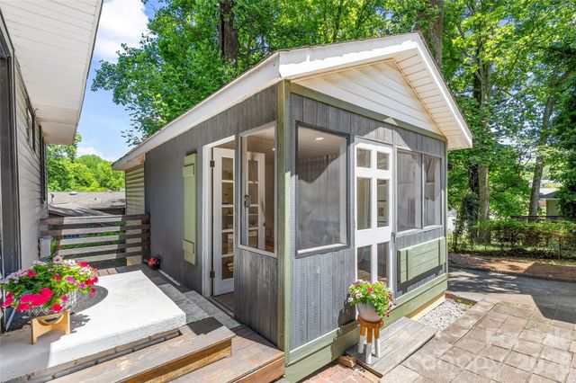 3900 Dunwoody Drive, Charlotte, NC 28215