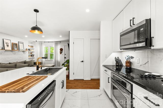 3900 Dunwoody Drive, Charlotte, NC 28215