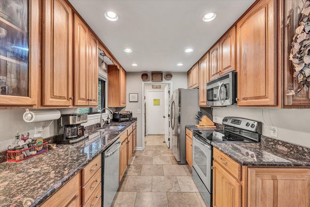 400 W Beaver Dam CT, Goodview, VA 24095