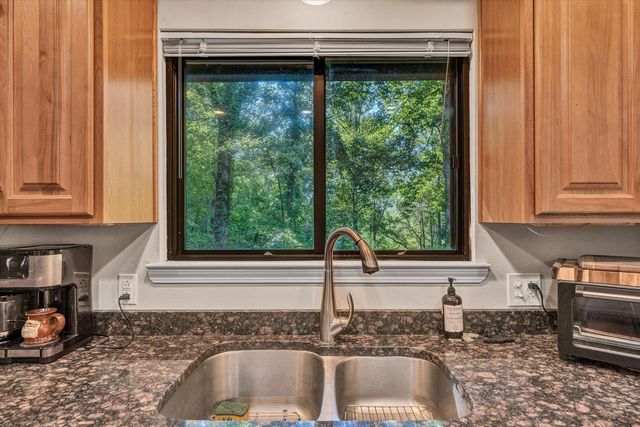 400 W Beaver Dam CT, Goodview, VA 24095