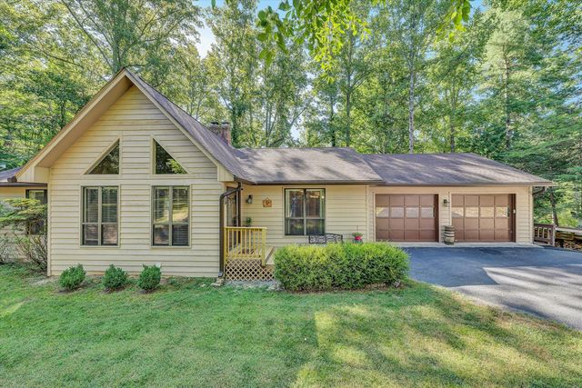 400 W Beaver Dam CT, Goodview, VA 24095