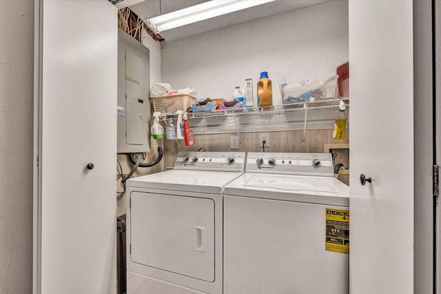 400 W Beaver Dam CT, Goodview, VA 24095