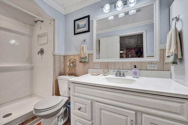 400 W Beaver Dam CT, Goodview, VA 24095