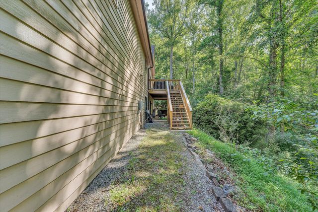 400 W Beaver Dam CT, Goodview, VA 24095