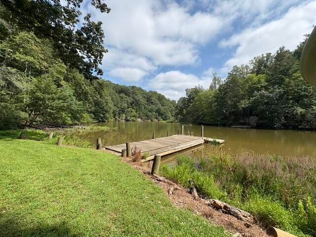 400 W Beaver Dam CT, Goodview, VA 24095