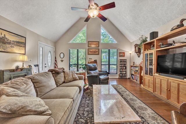 400 W Beaver Dam CT, Goodview, VA 24095