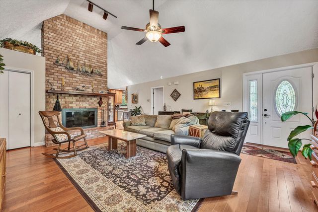 400 W Beaver Dam CT, Goodview, VA 24095