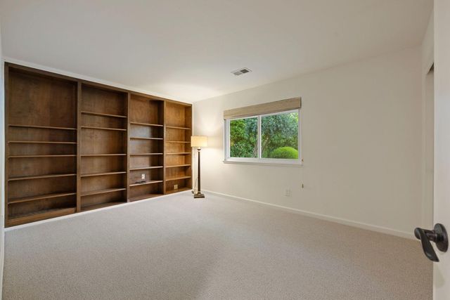 627 Marina Cir, Davis, CA 95616