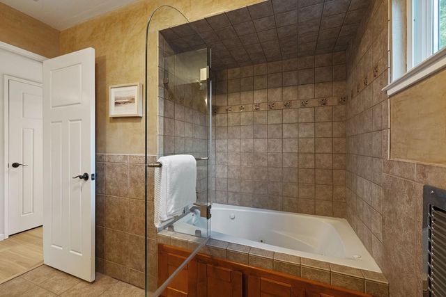 627 Marina Cir, Davis, CA 95616