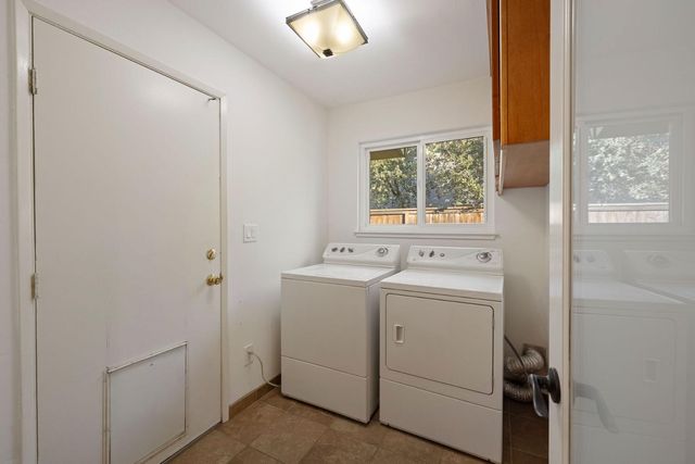 627 Marina Cir, Davis, CA 95616