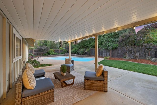 627 Marina Cir, Davis, CA 95616