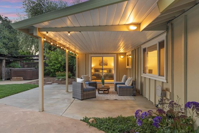 627 Marina Cir, Davis, CA 95616