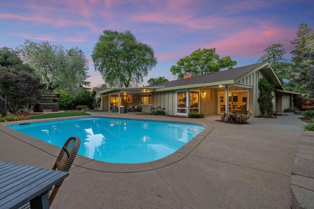 627 Marina Cir, Davis, CA 95616