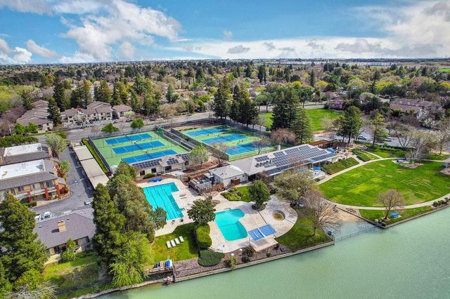 627 Marina Cir, Davis, CA 95616