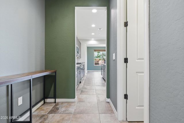 9710 E TUMBLEWEED Avenue, Mesa, AZ 85212
