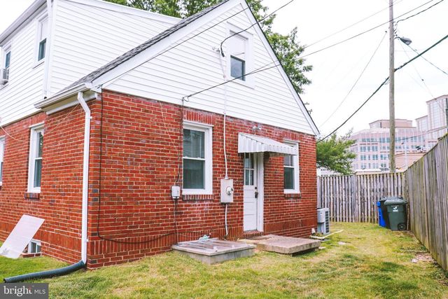 2600 FRANKLIN RD, Arlington, VA 22201