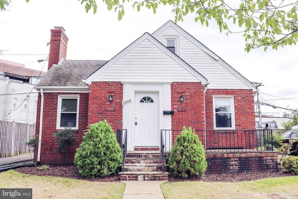 2600 FRANKLIN RD, Arlington, VA 22201