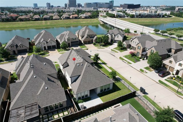 121 Erling Lane, Irving, TX 75039