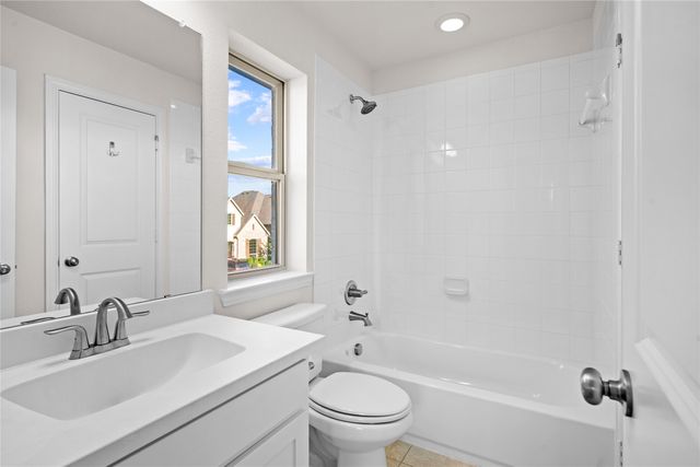 121 Erling Lane, Irving, TX 75039
