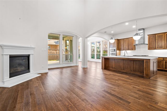 121 Erling Lane, Irving, TX 75039